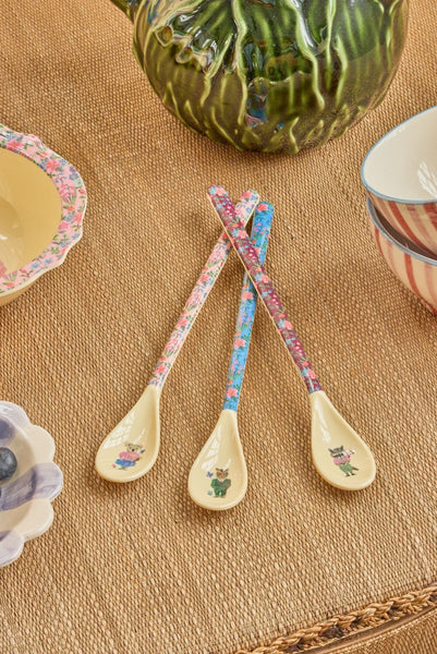 cucharas latte de melamina decoradas individualmente por Nathalie Lété para Brocantia
